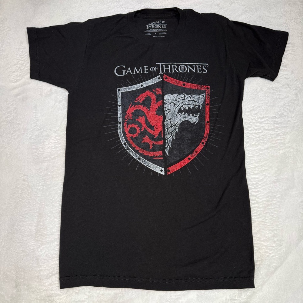 Game of‎ Thrones Women’s T-Shirt - Targaryen Stark Sigil Shield Mash Up